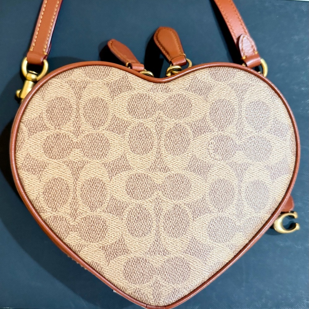 ❤️Coach-Heart Signature Monogram Canvas Crossbody Bag❤️ - Picture 4 of 13